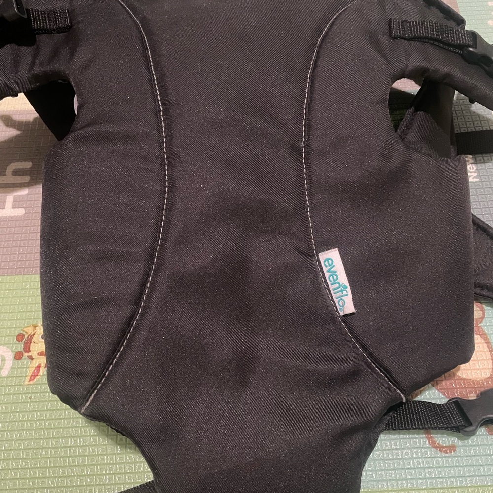 evenflo carrier